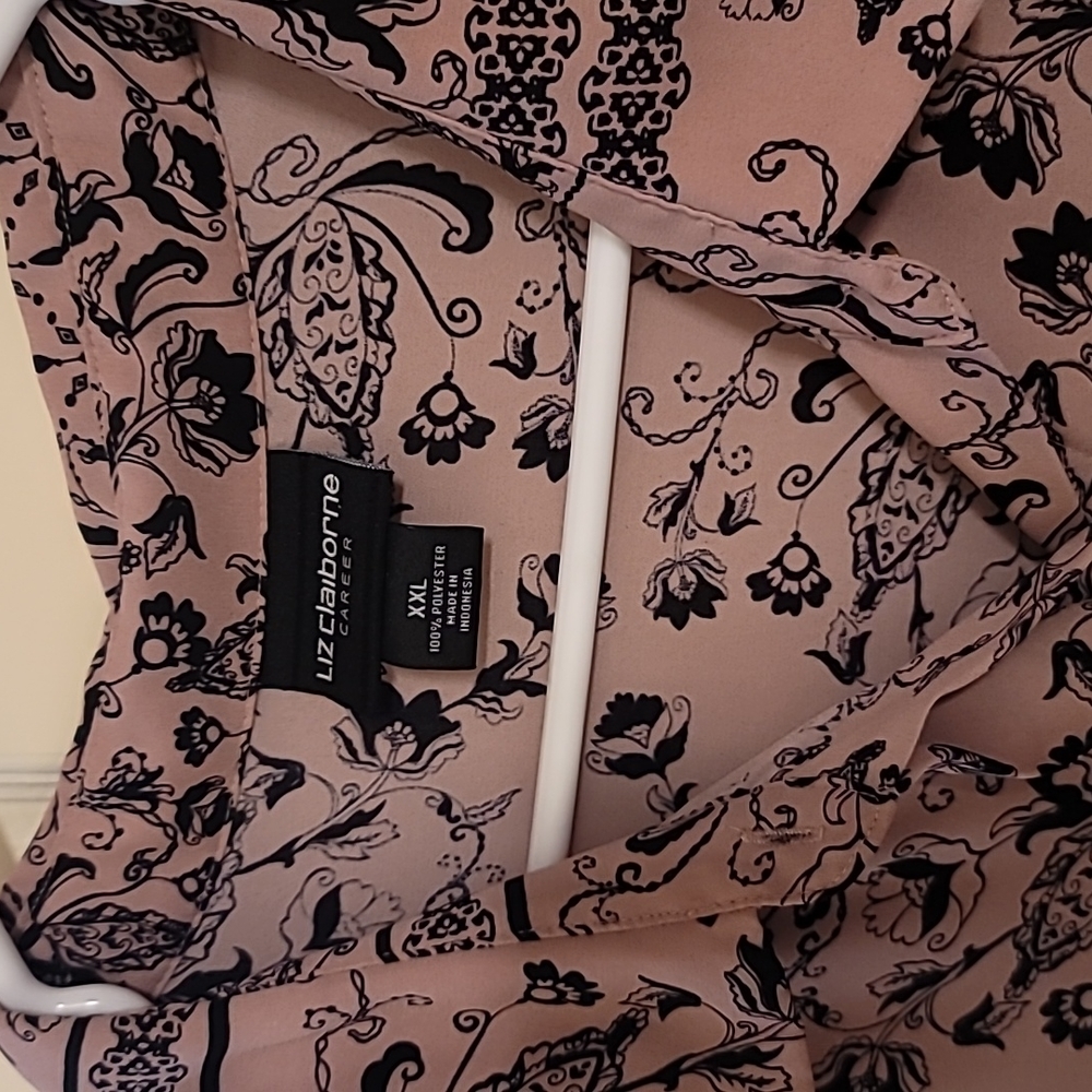 Liz Claiborne Sleeveless Top - Picture 2 of 8
